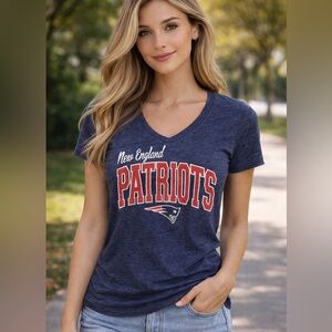NFL Team Apparel Patriots Women's Blue/Gray Shirt Size M